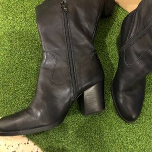 Born Refined Boots Size 8 Black